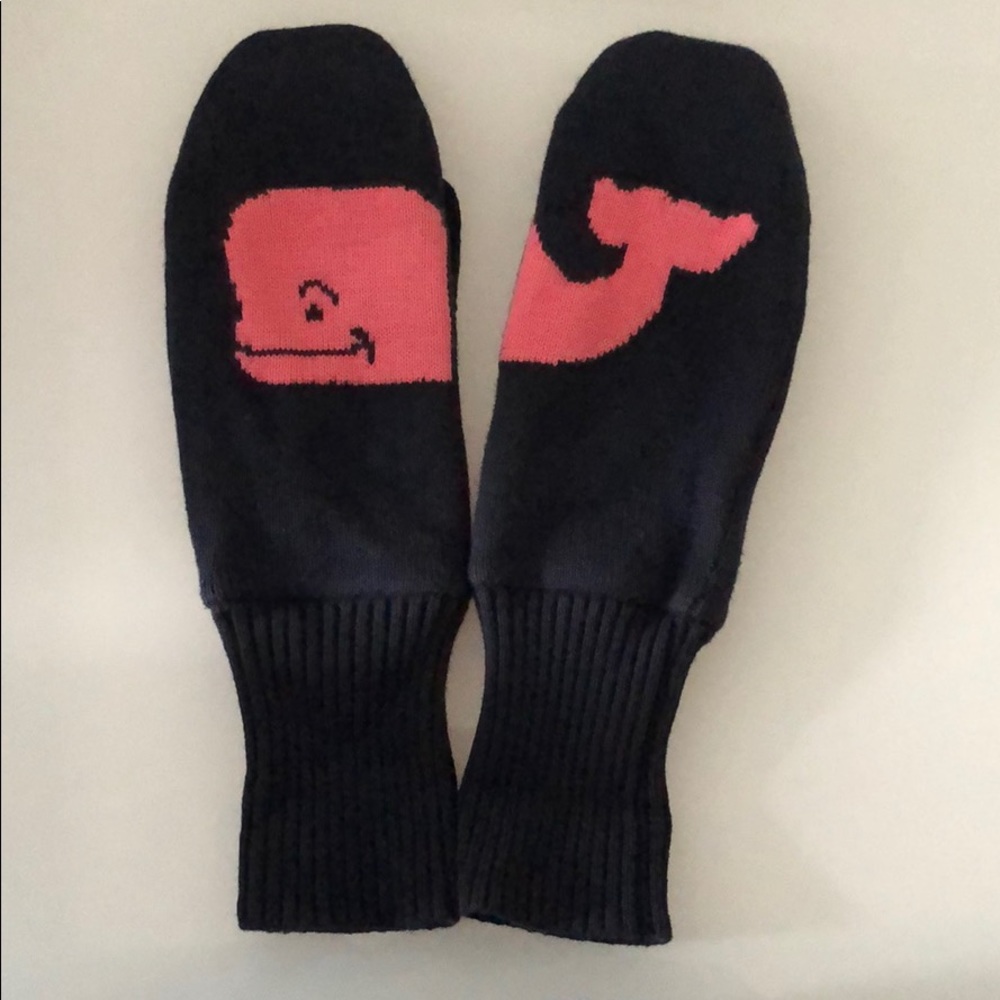 Vineyard Vines Whale Mittens